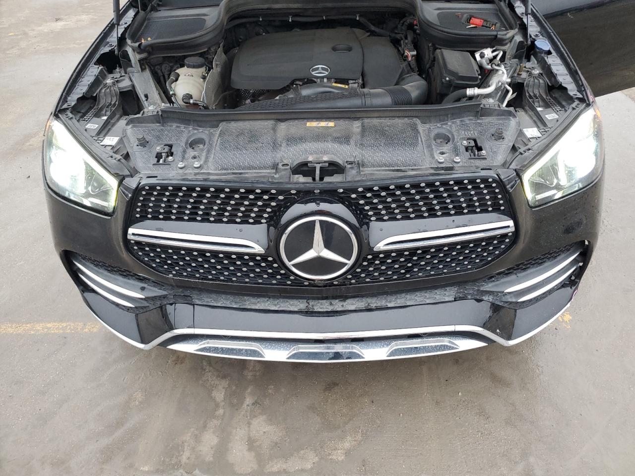 2022 Mercedes-Benz GLE - Image 12