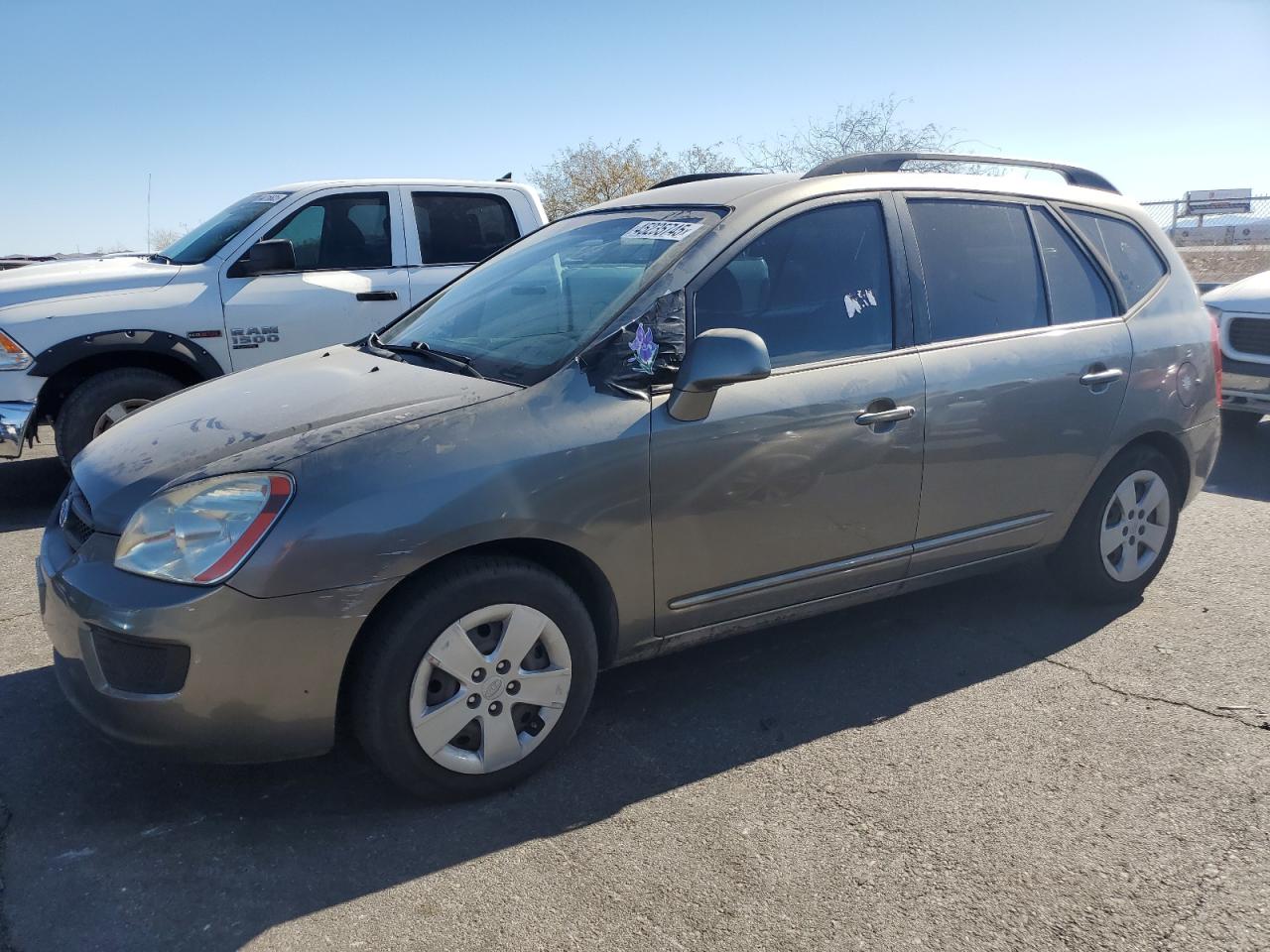 2009 Kia Rondo - Image 1