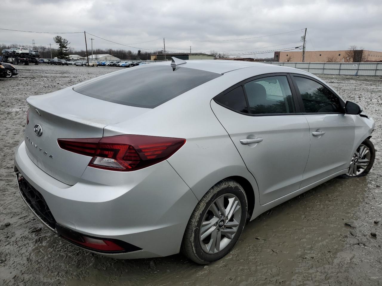 2020 Hyundai Elantra - Image 3