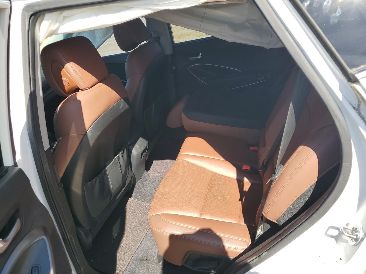 2013 Hyundai Santa Fe - Image 11