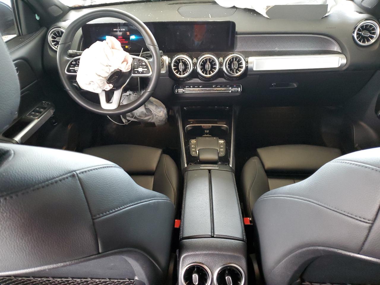 2022 Mercedes-Benz GLB - Image 8
