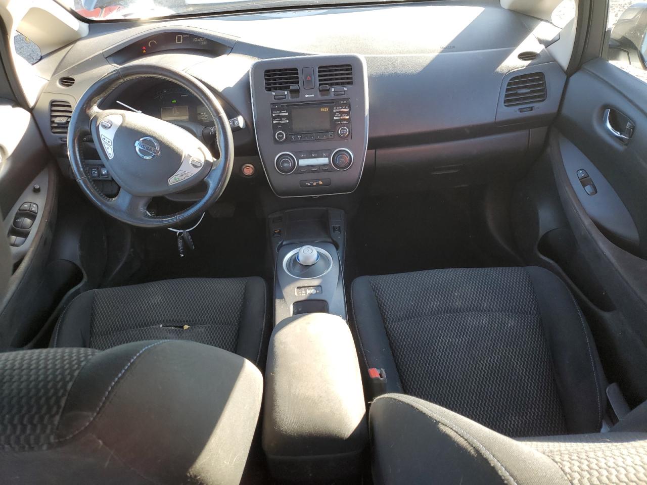 2015 Nissan Leaf - Image 8