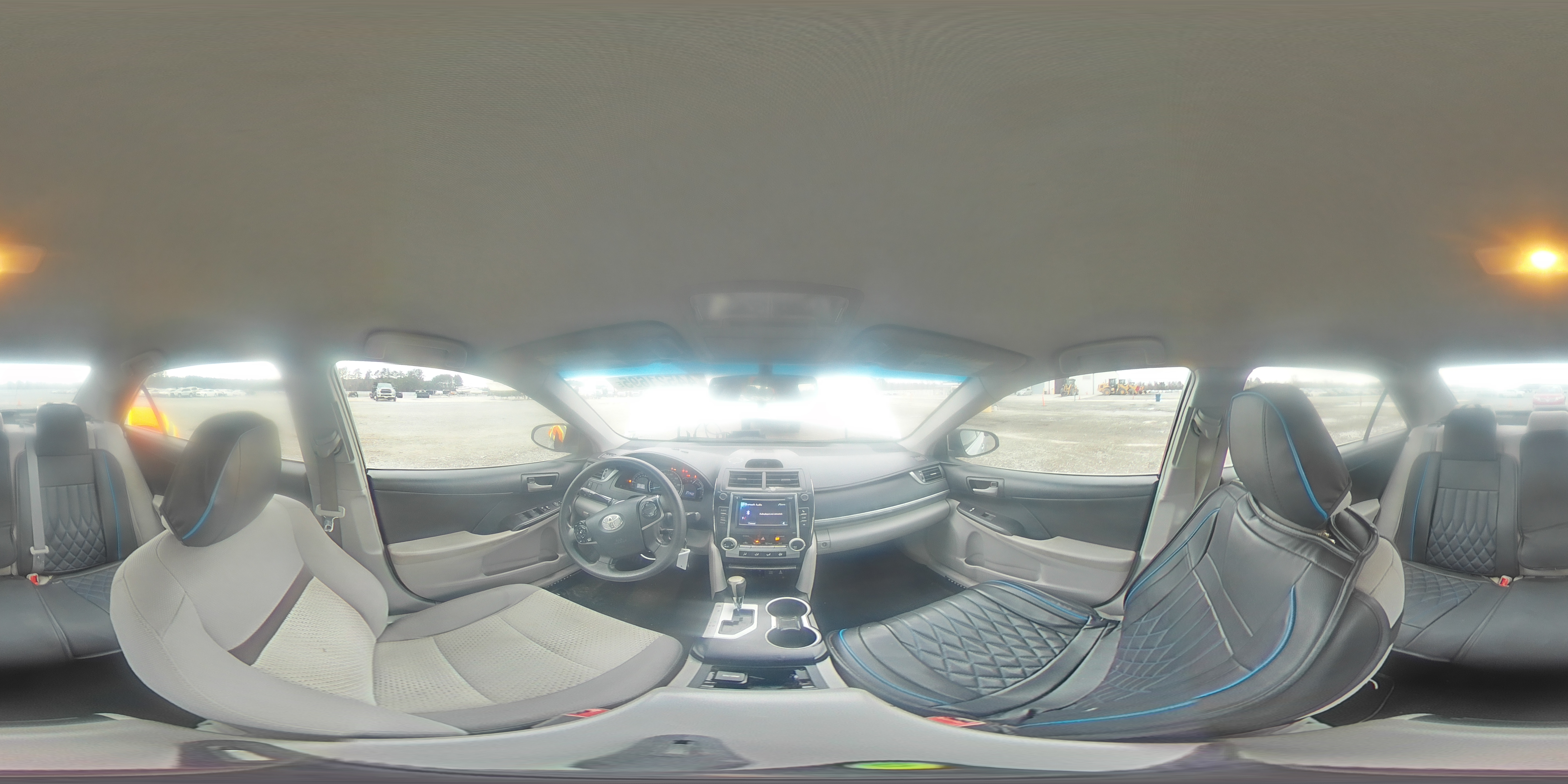 2013 Toyota Camry - Image 12