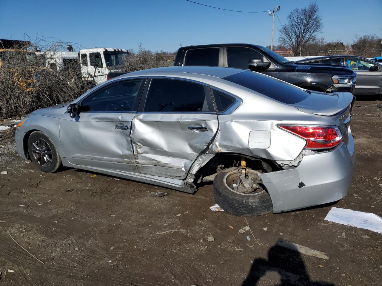 2015 Nissan Altima - Image 2
