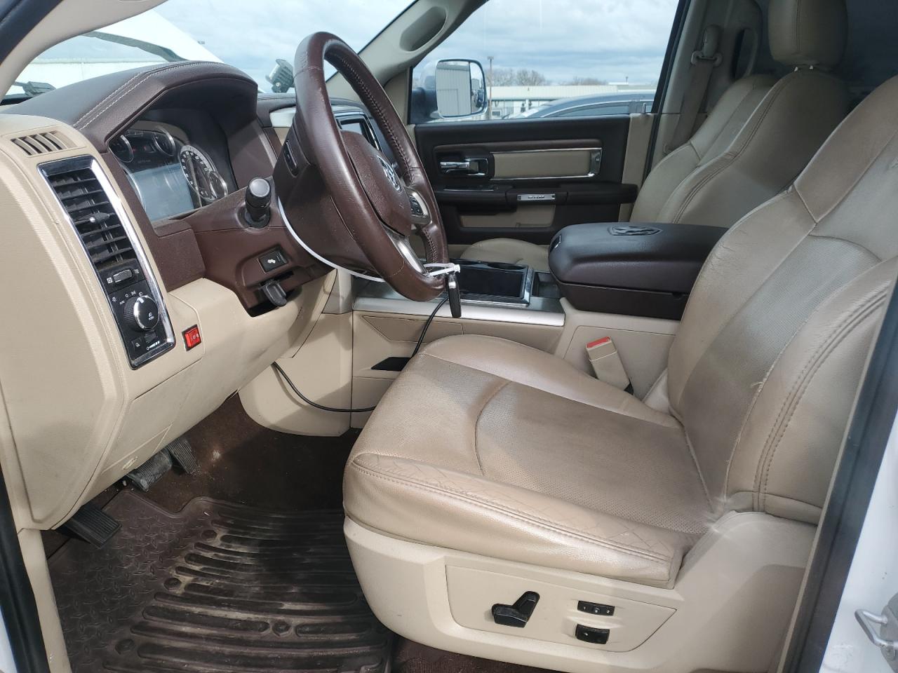 2015 RAM 1500 - Image 7