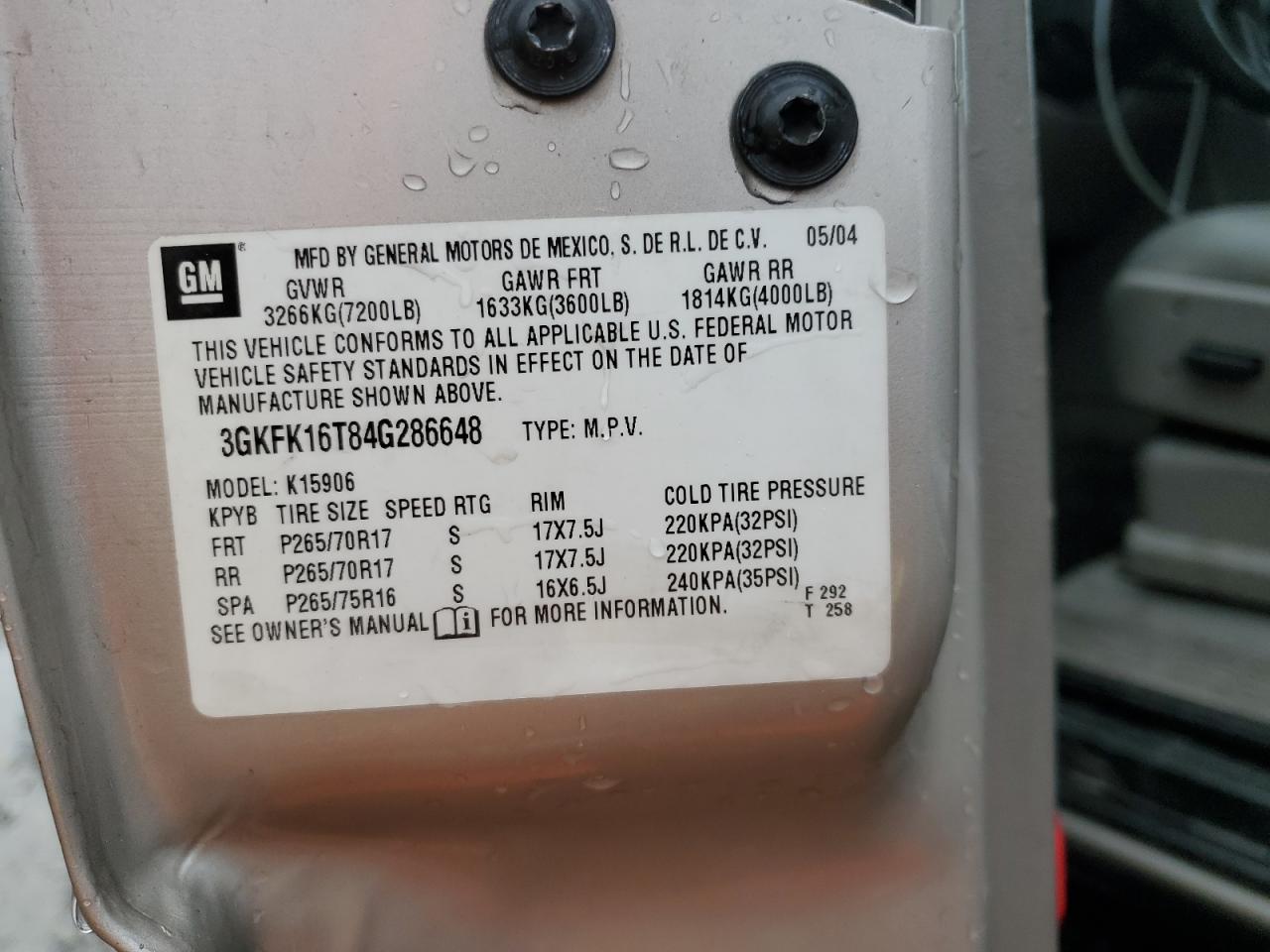 2004 GMC Yukon - Image 13