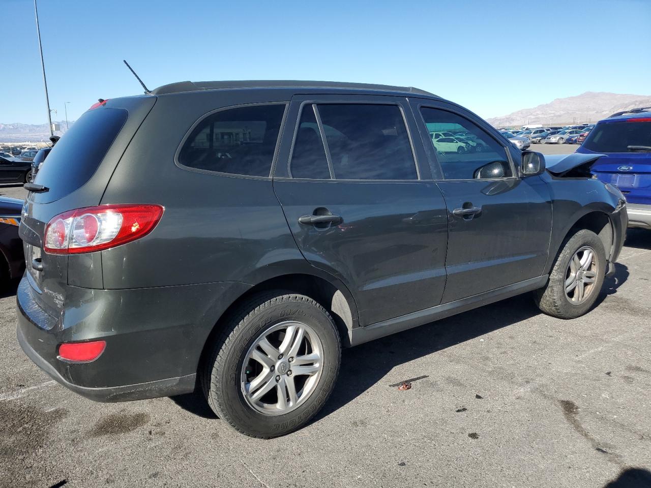 2010 Hyundai Santa Fe - Image 3