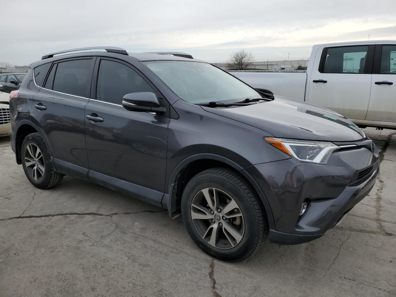 2018 Toyota RAV 4 - Image 4