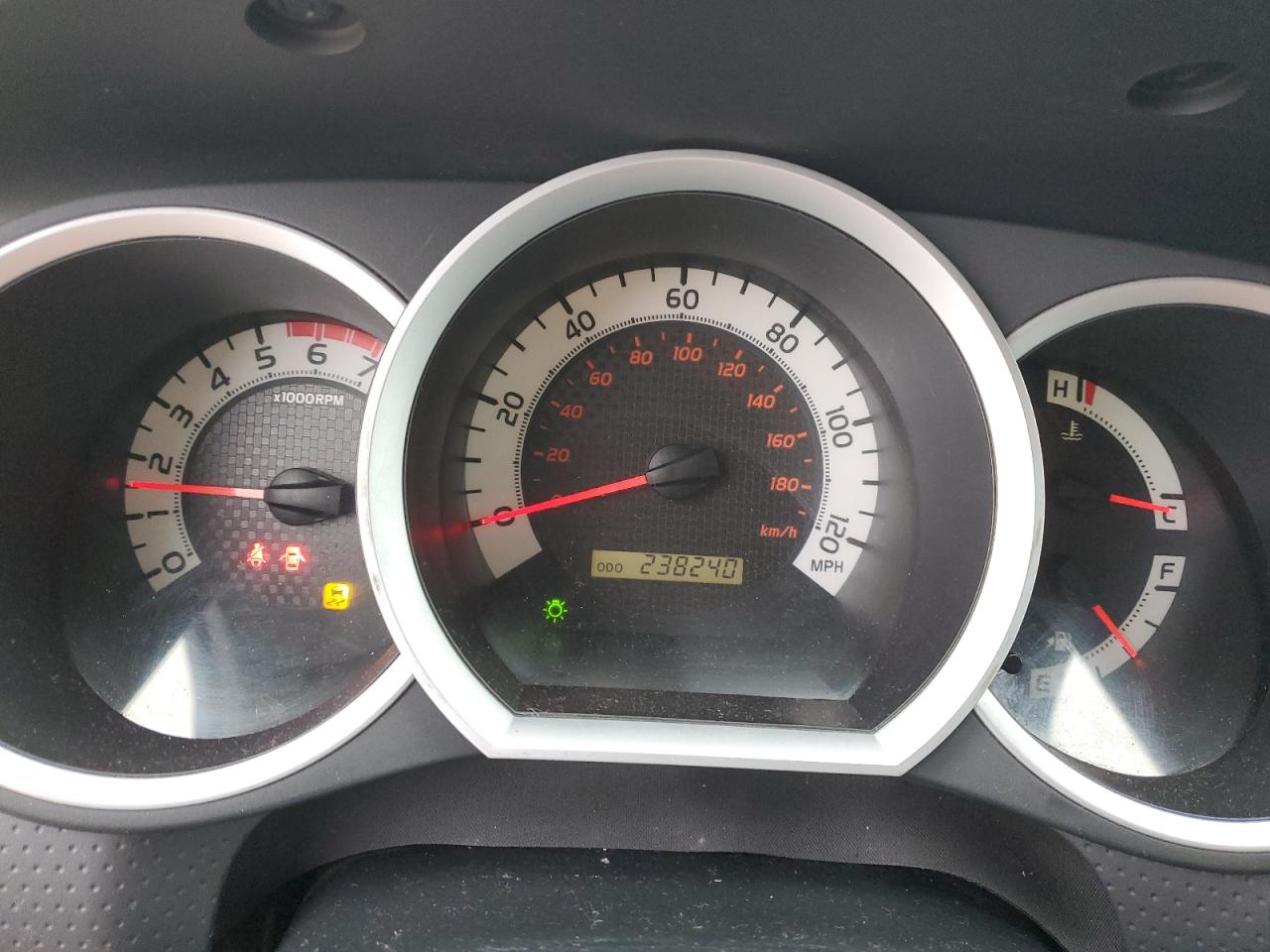 2014 Toyota Tacoma - Image 9