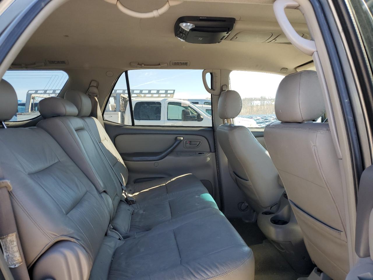 2007 Toyota Sequoia - Image 11