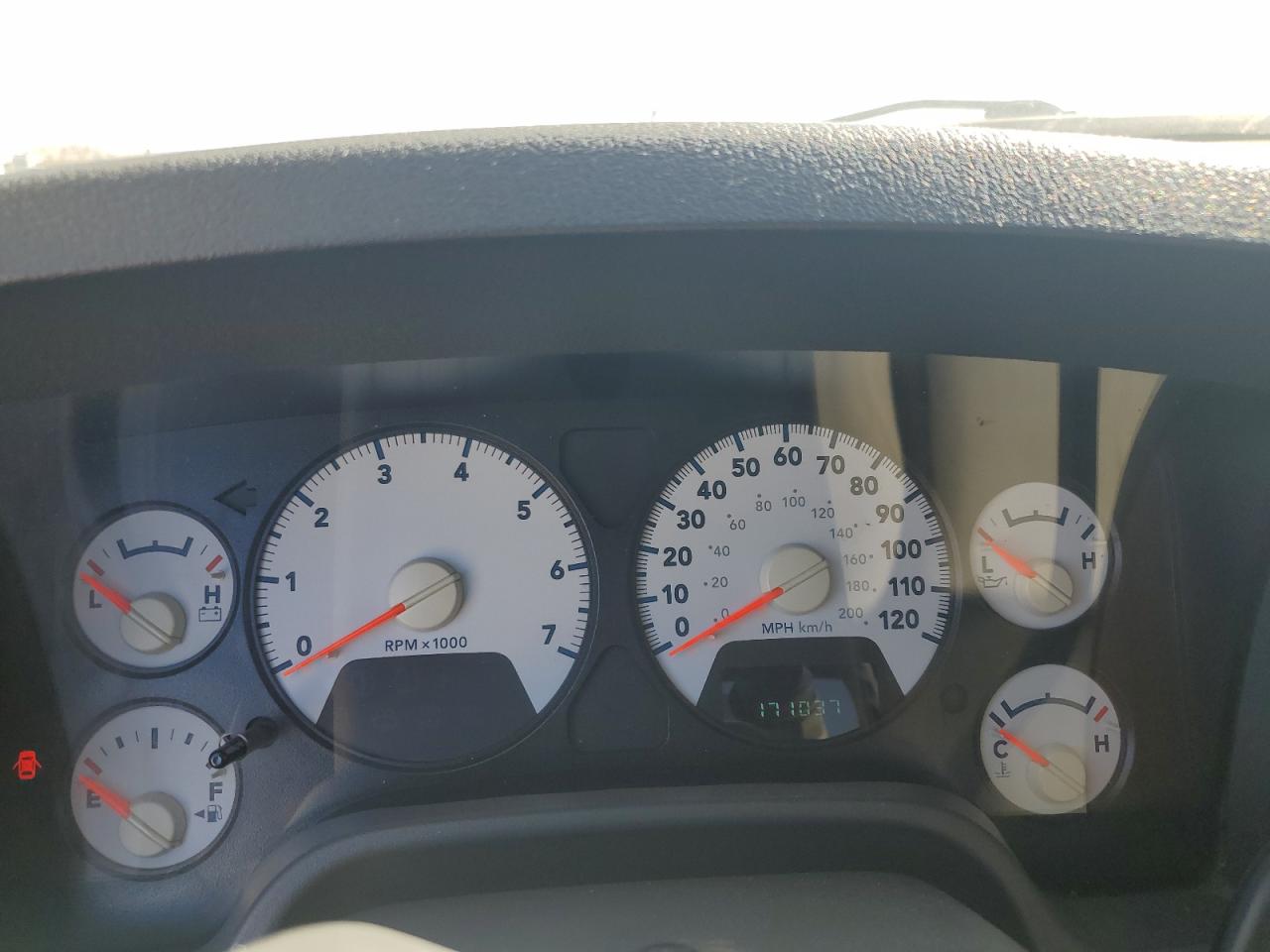 2006 Dodge RAM - Image 9