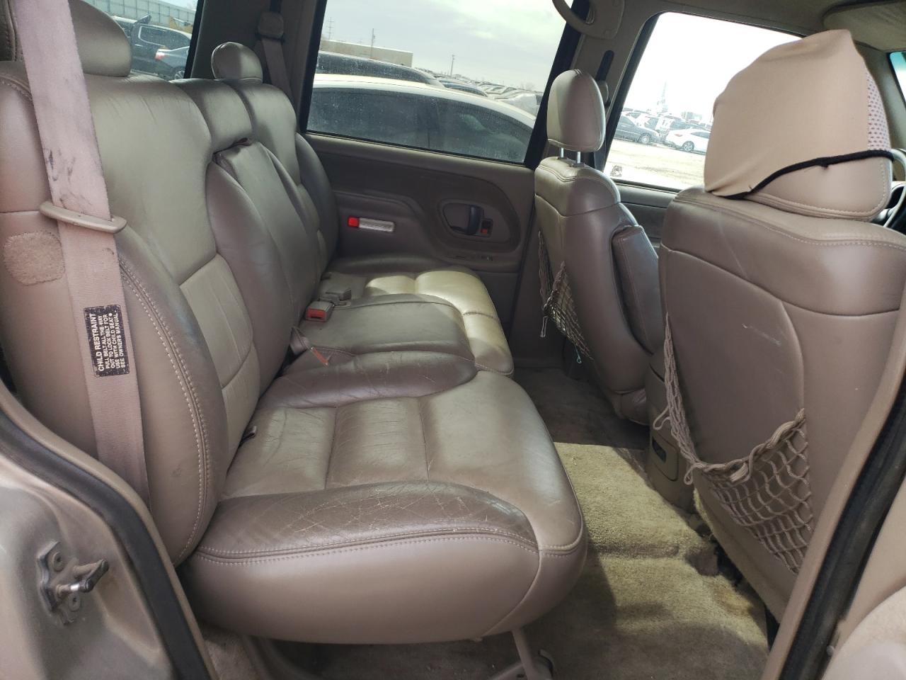 2000 Chevrolet Tahoe - Image 11