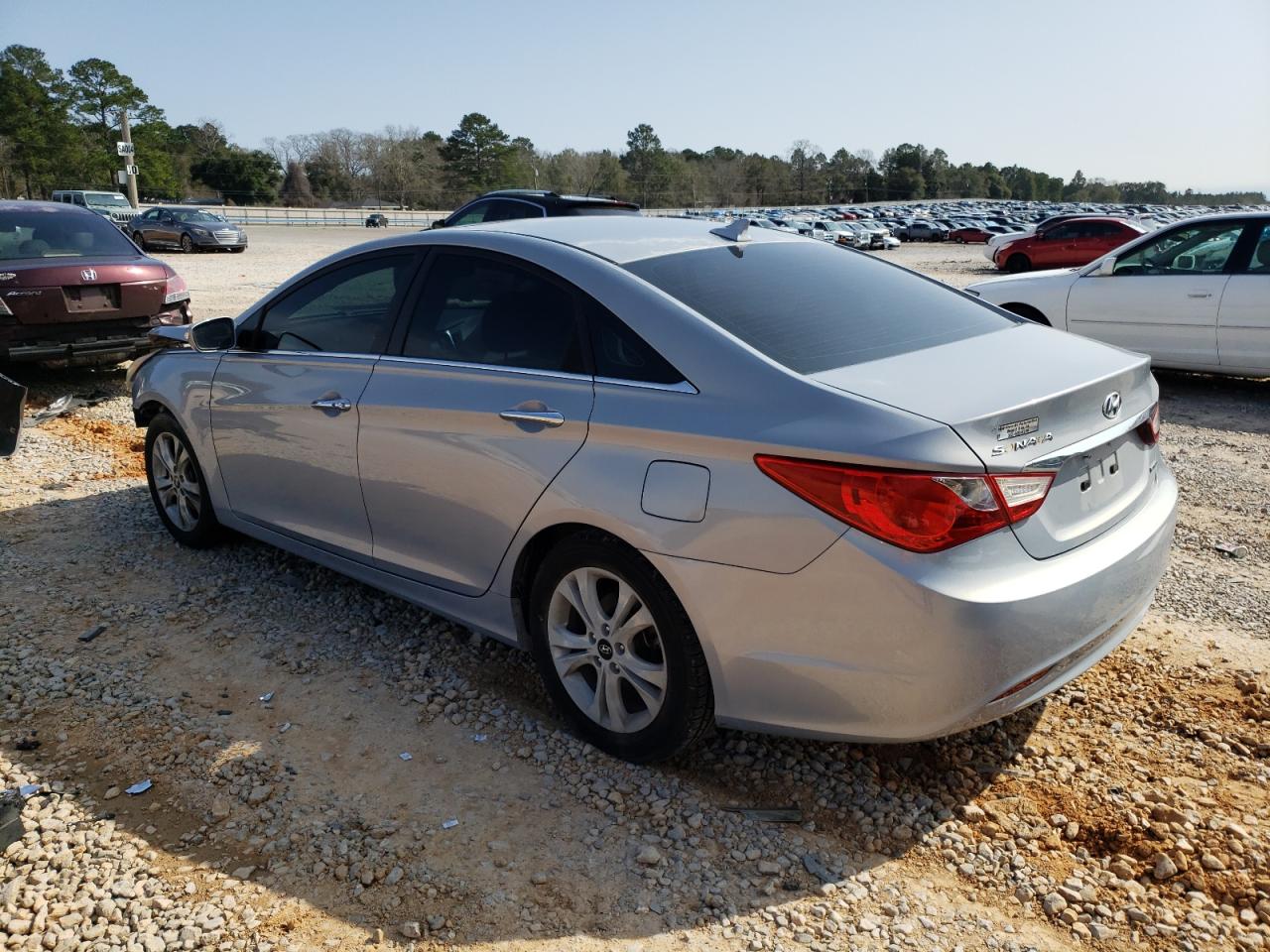 2011 Hyundai Sonata - Image 2
