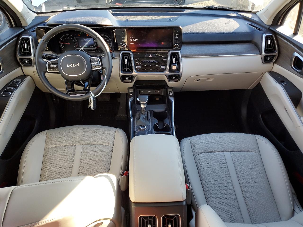 2023 Kia Sorento - Image 8