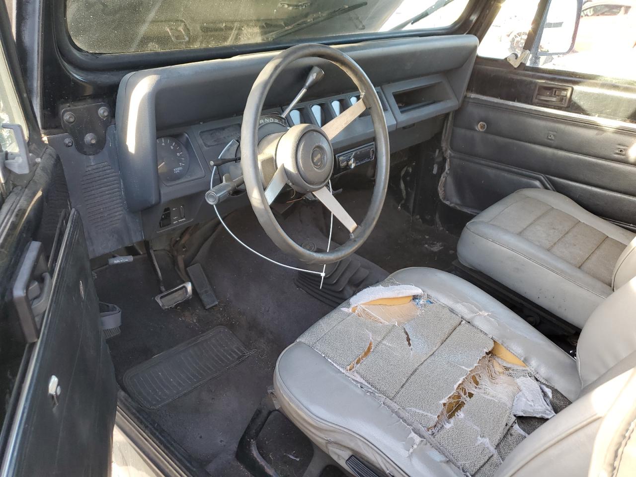 1995 Jeep Wrangler - Image 8