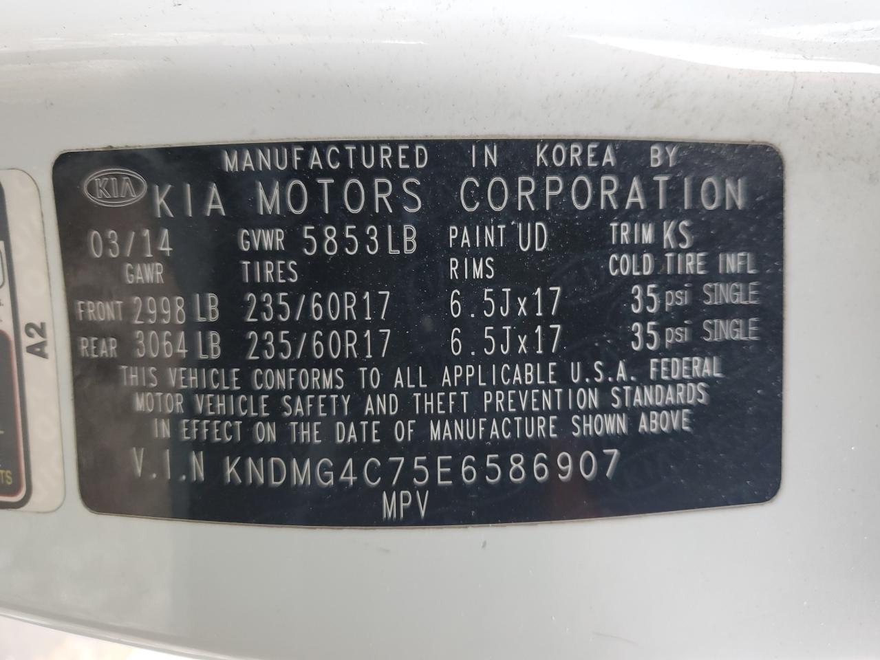 2014 Kia Sedona - Image 15