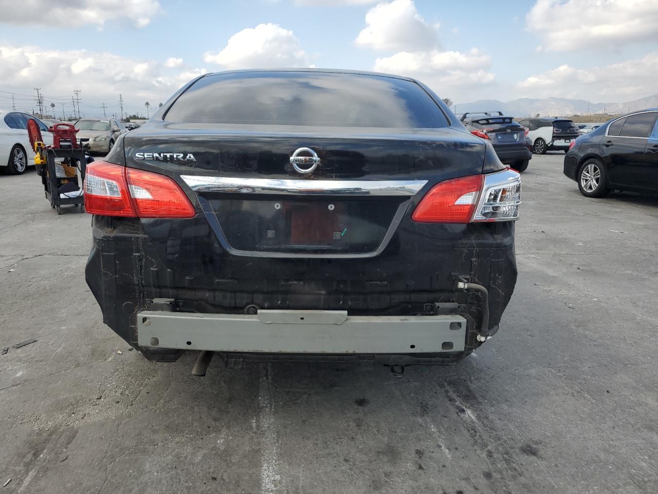 2017 Nissan Sentra - Image 6