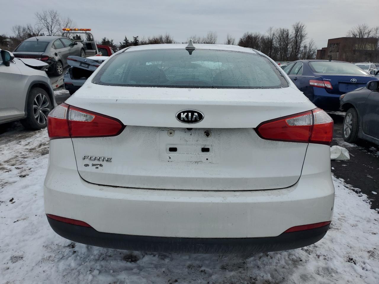 2016 Kia Forte - Image 6