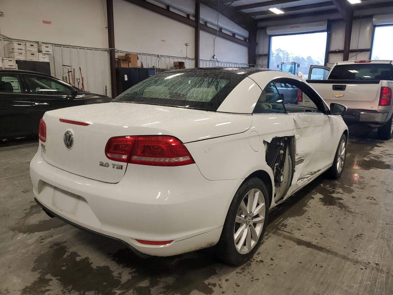 2016 Volkswagen Eos - Image 3