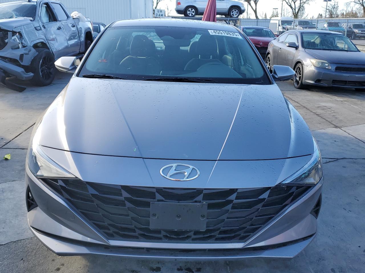 2023 Hyundai Elantra - Image 5