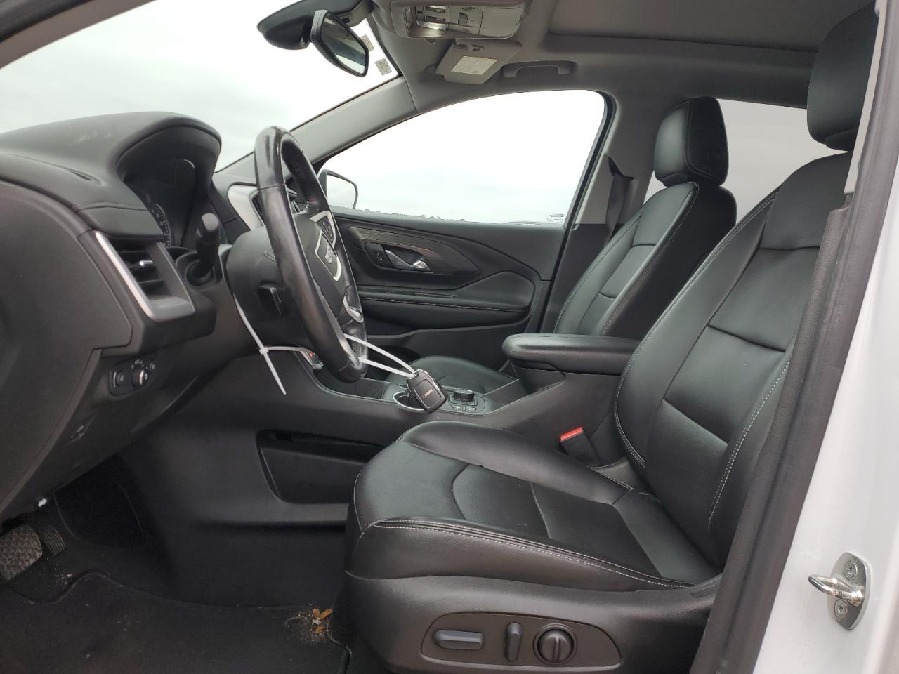 2022 GMC Terrain - Image 7