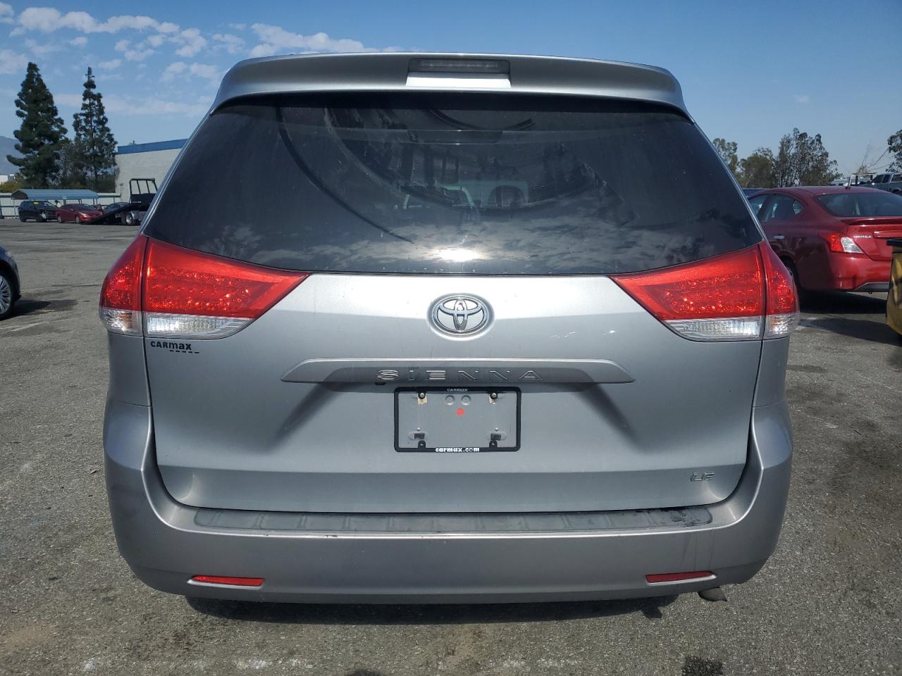 2014 Toyota Sienna - Image 6