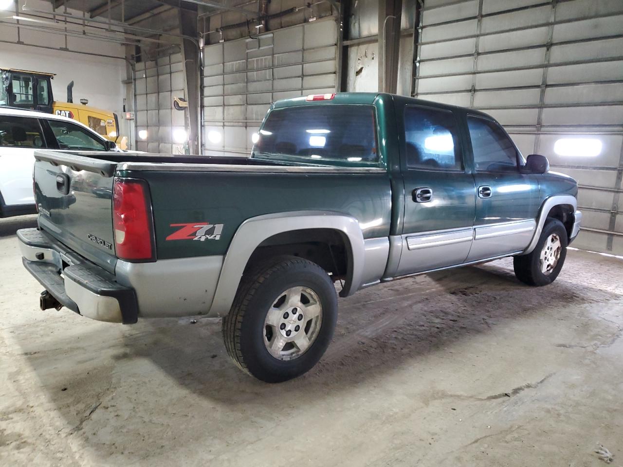 2005 Chevrolet Silverado - Image 3