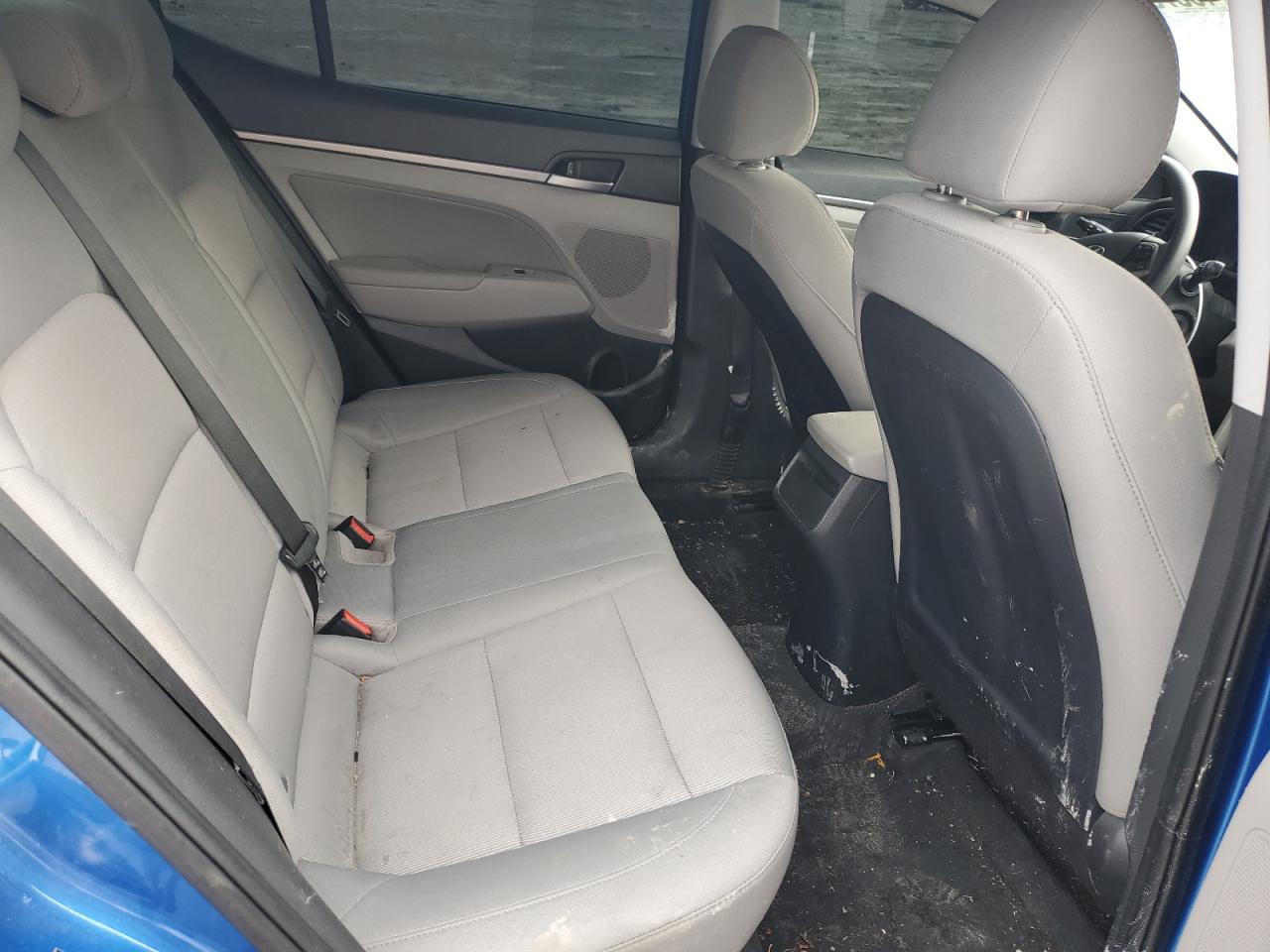 2018 Hyundai Elantra - Image 11