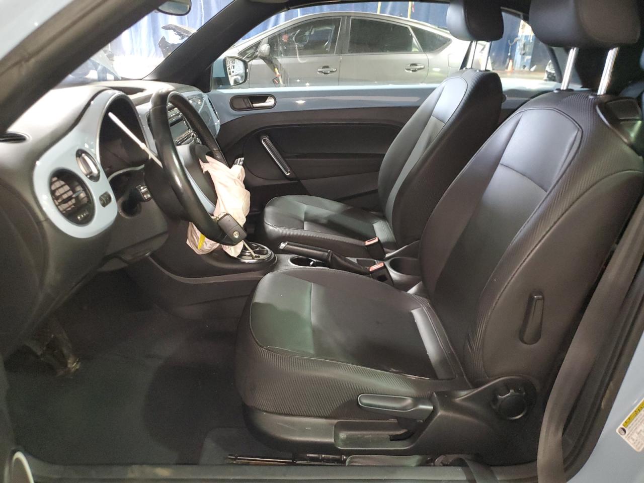 2013 Volkswagen Beetle - Image 7