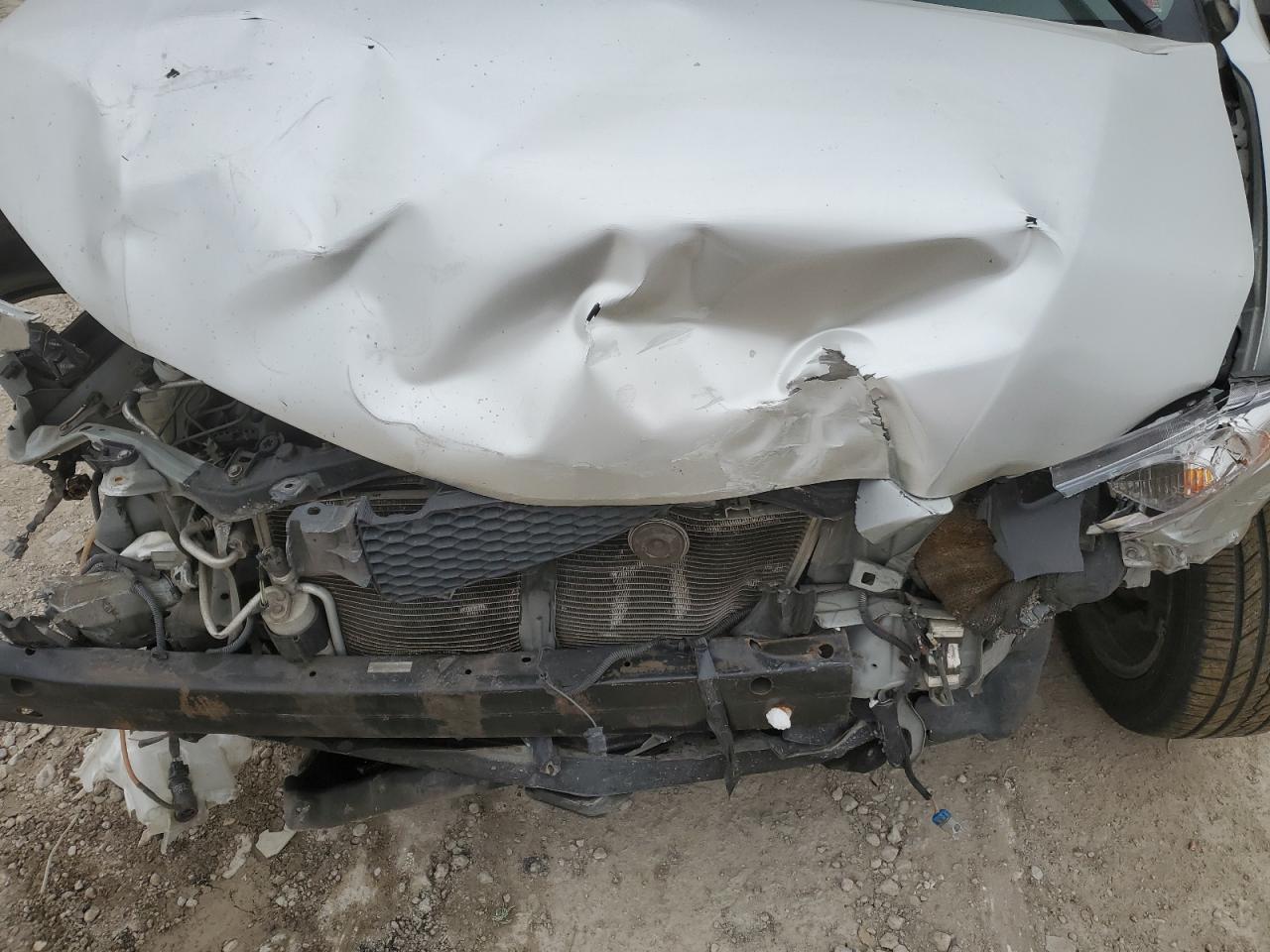 2003 Pontiac Vibe - Image 13