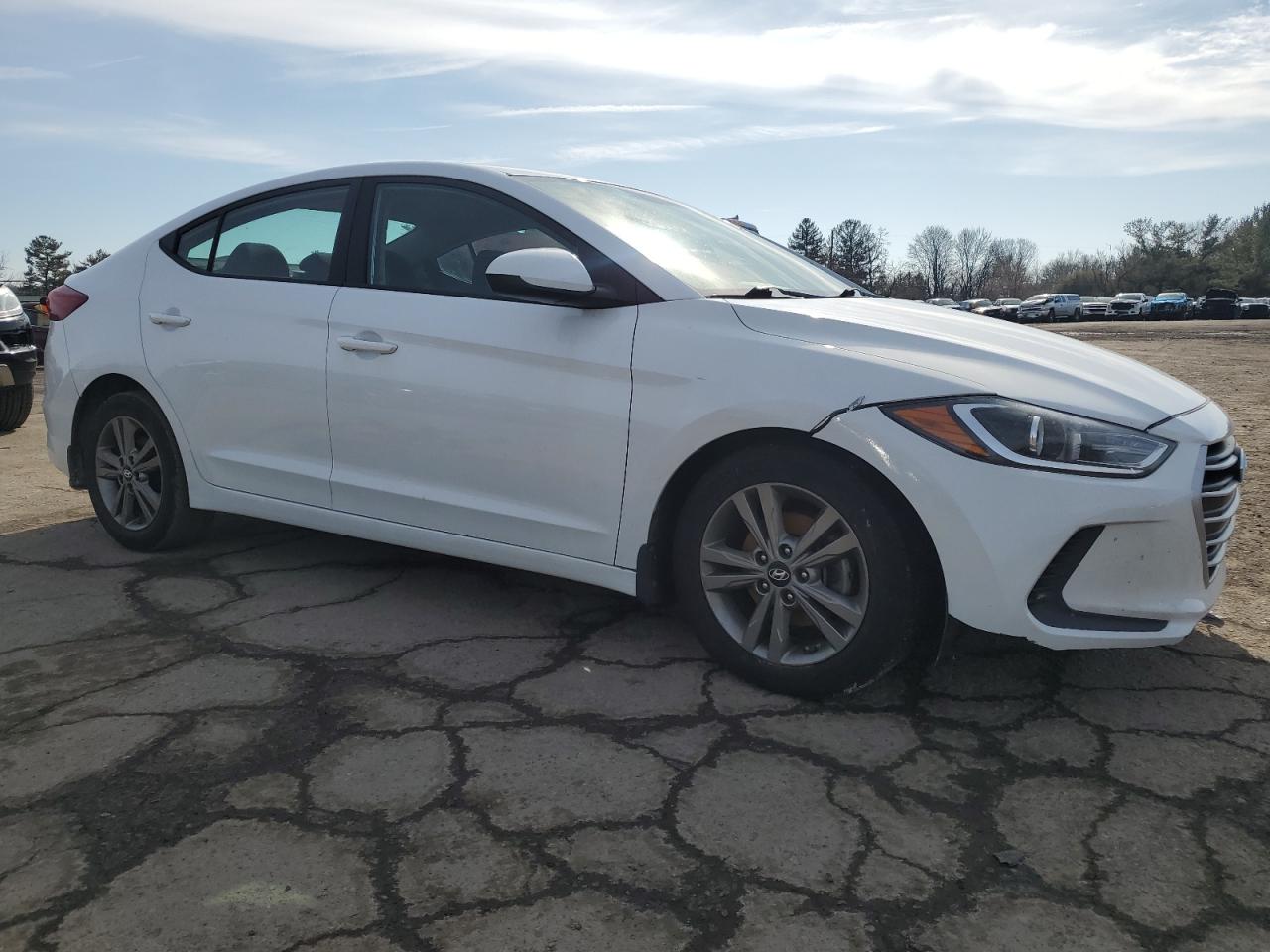 2018 Hyundai Elantra - Image 4