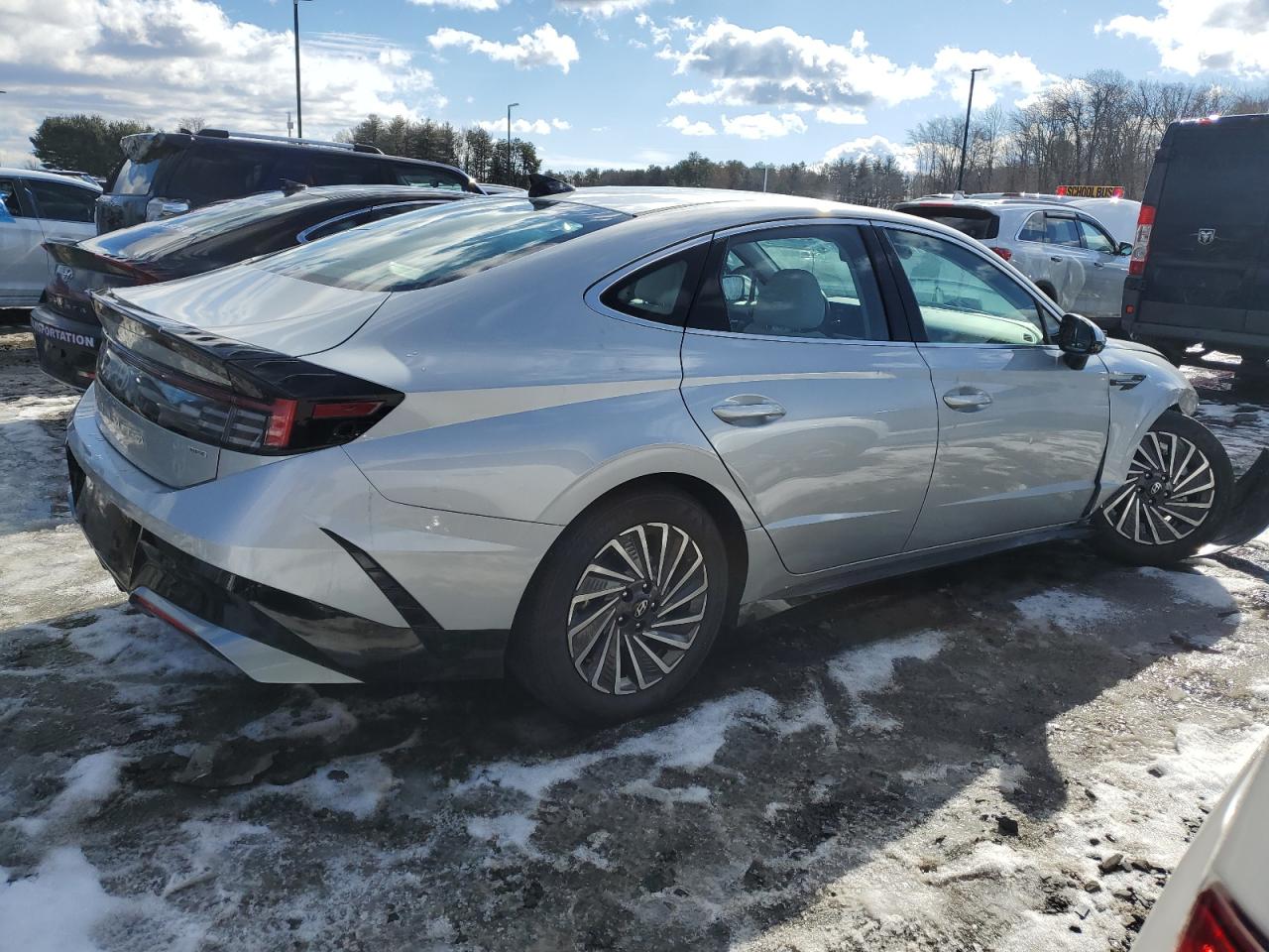2024 Hyundai Sonata - Image 3
