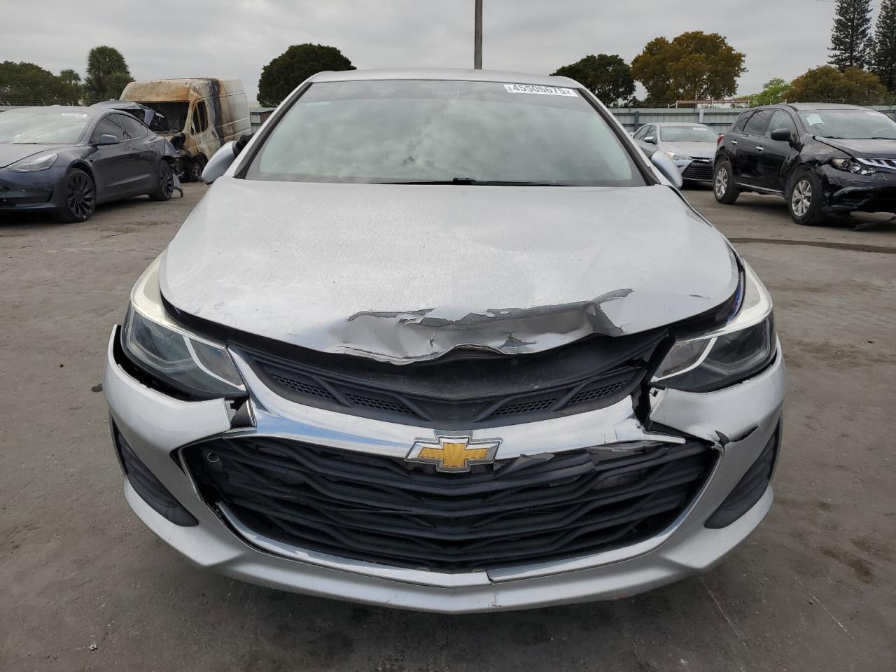 2019 Chevrolet Cruze - Image 5