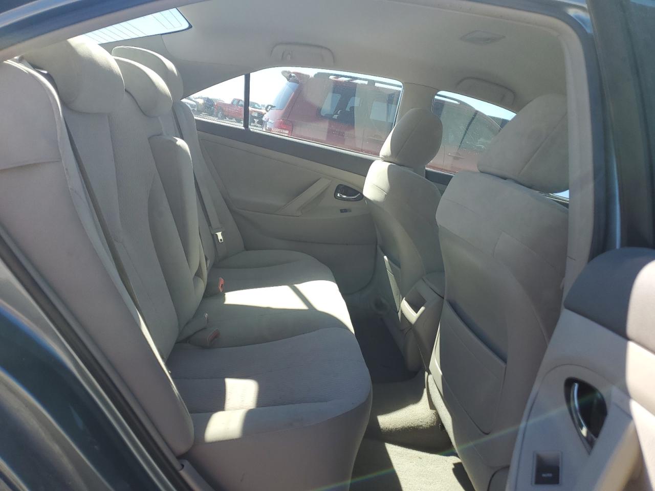 2010 Toyota Camry - Image 10