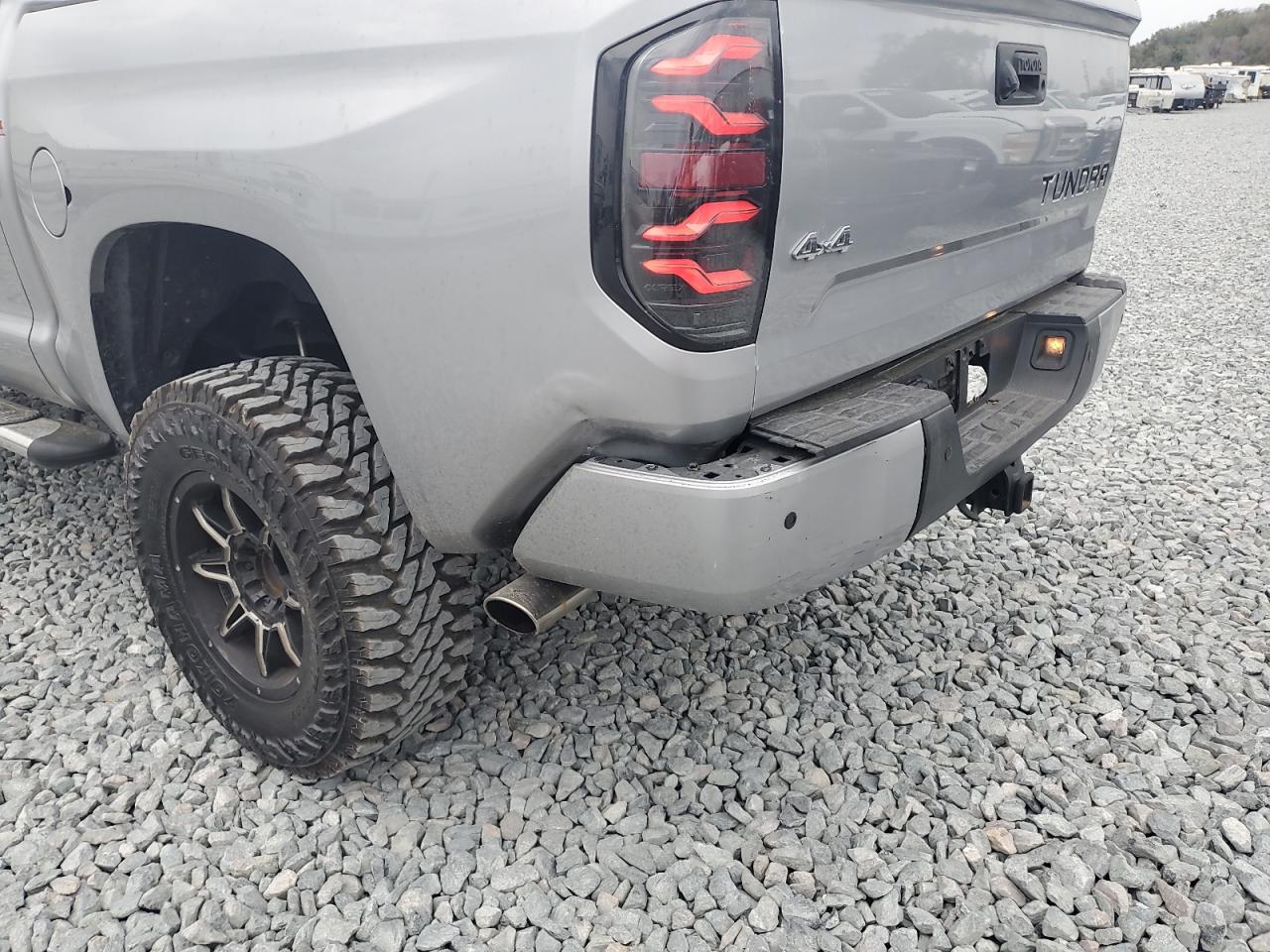 2015 Toyota Tundra - Image 9