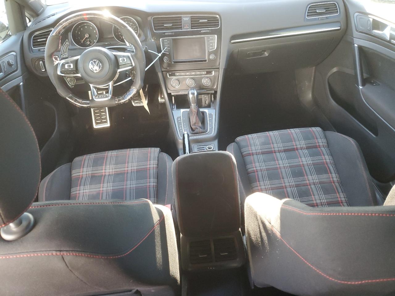 2017 Volkswagen GTI - Image 8
