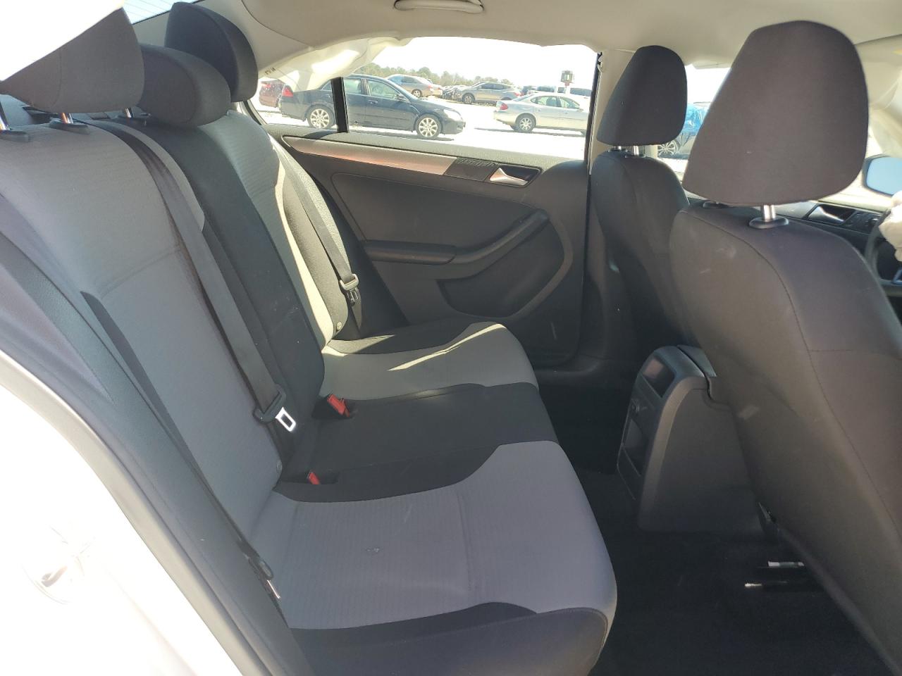 2017 Volkswagen Jetta - Image 10