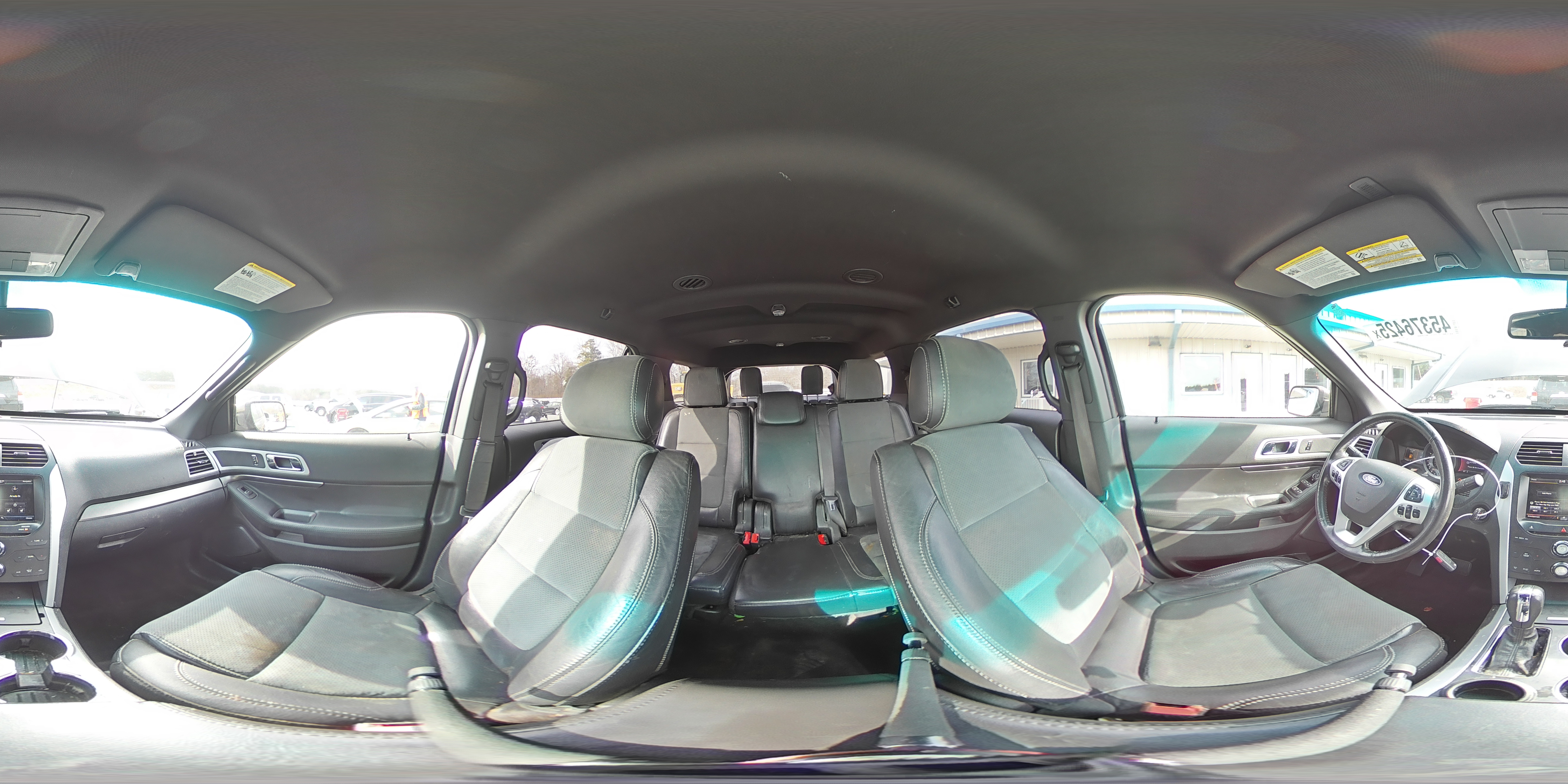 2015 Ford Explorer - Image 13