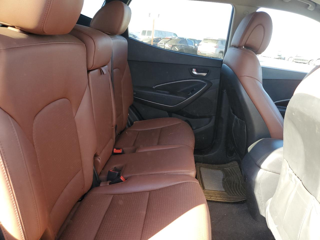 2013 Hyundai Santa Fe - Image 10