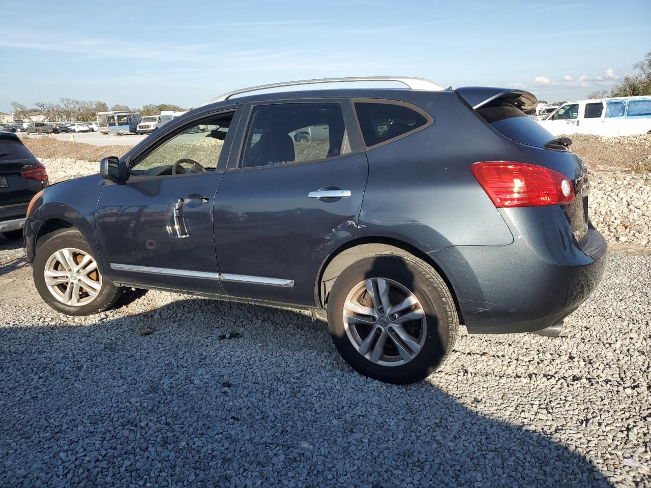 2013 Nissan Rogue - Image 2
