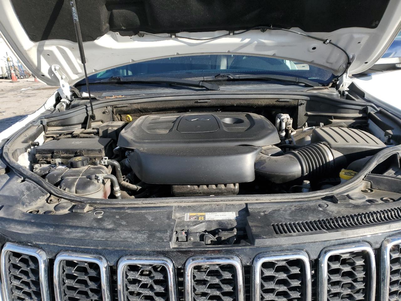 2019 Jeep Grand Cherokee - Image 11