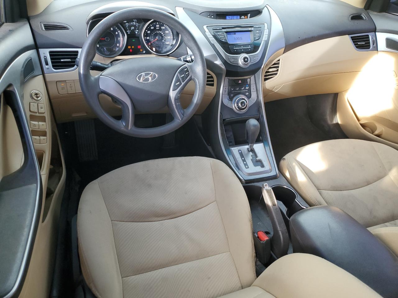 2013 Hyundai Elantra - Image 8