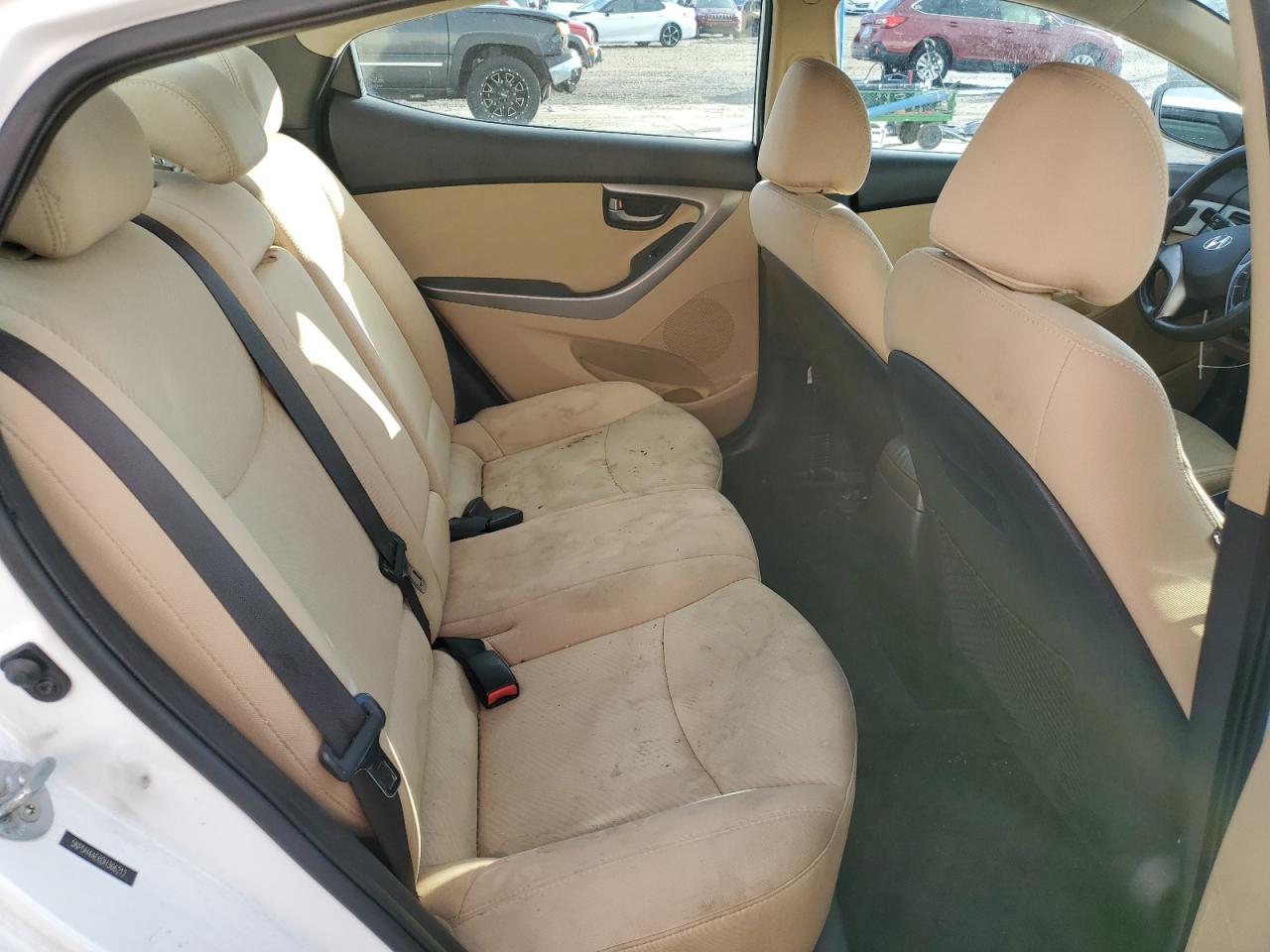 2013 Hyundai Elantra - Image 10