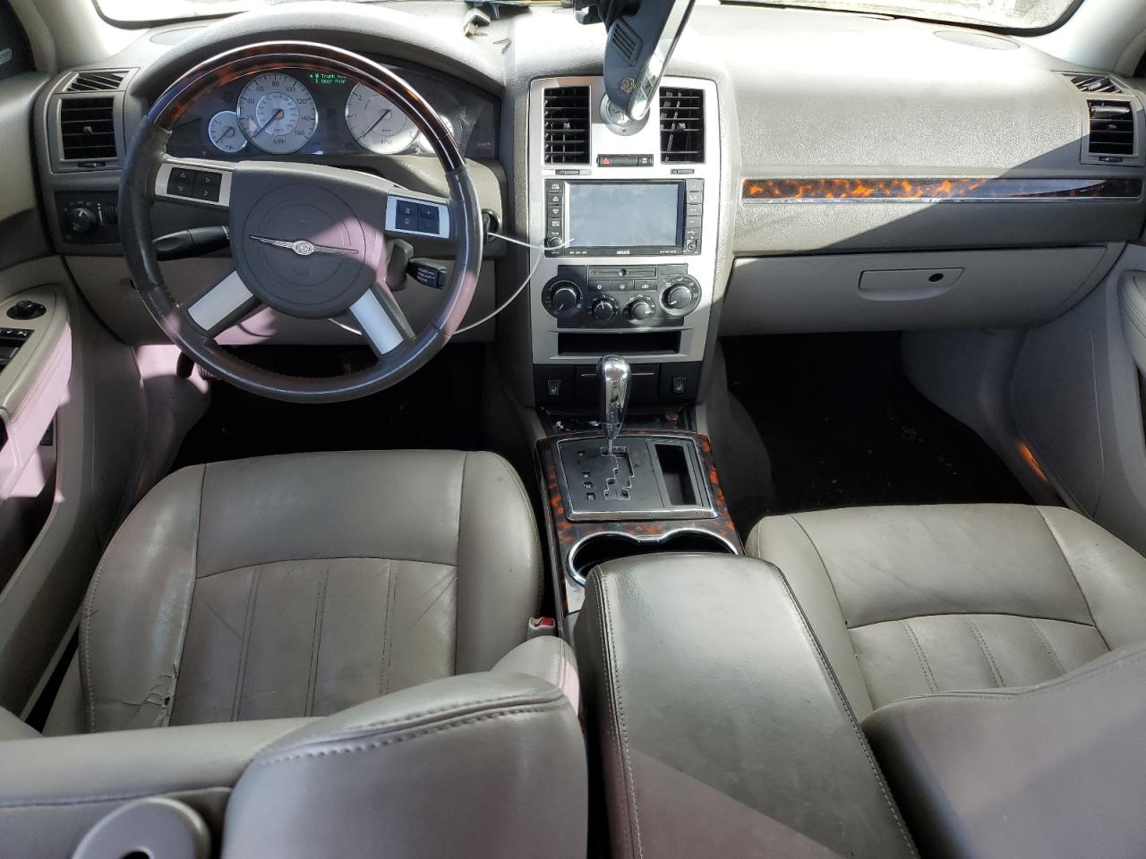 2008 Chrysler 300 - Image 8