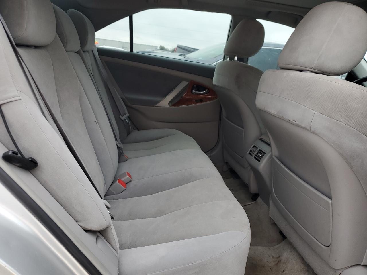 2009 Toyota Camry - Image 10