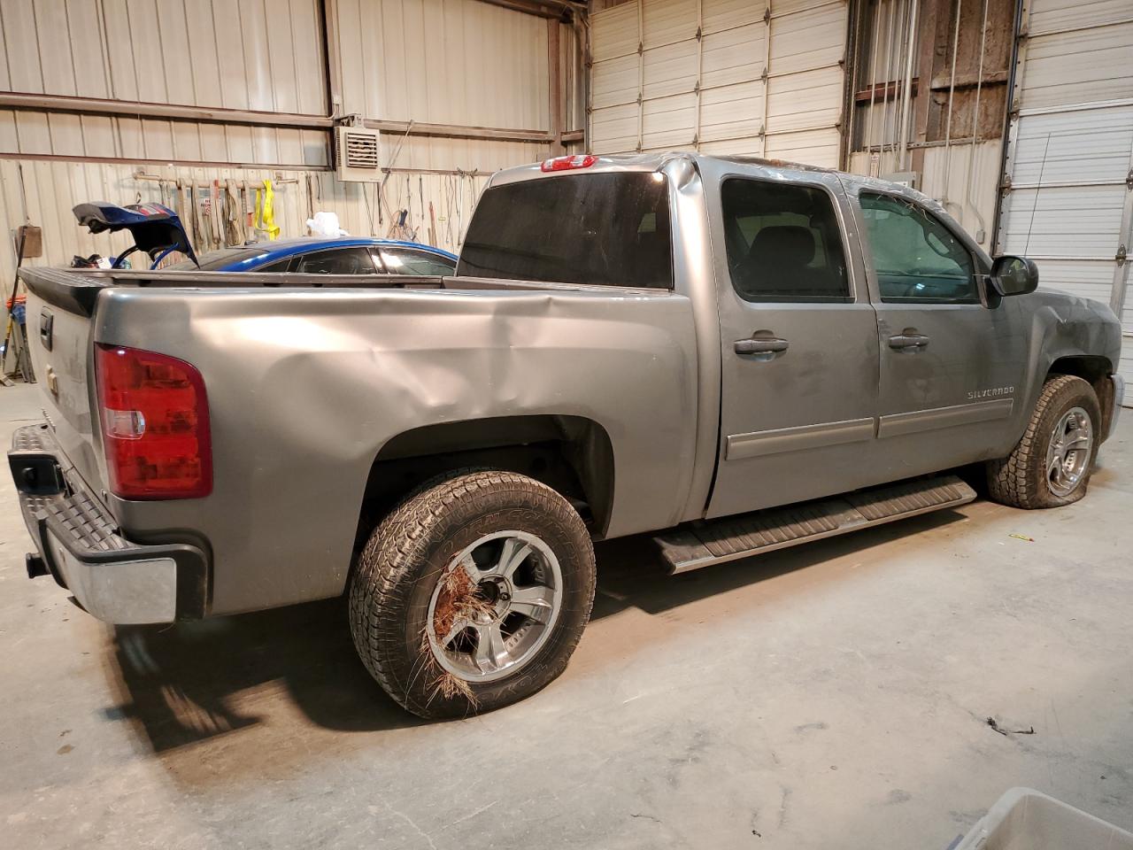 2012 Chevrolet Silverado - Image 3