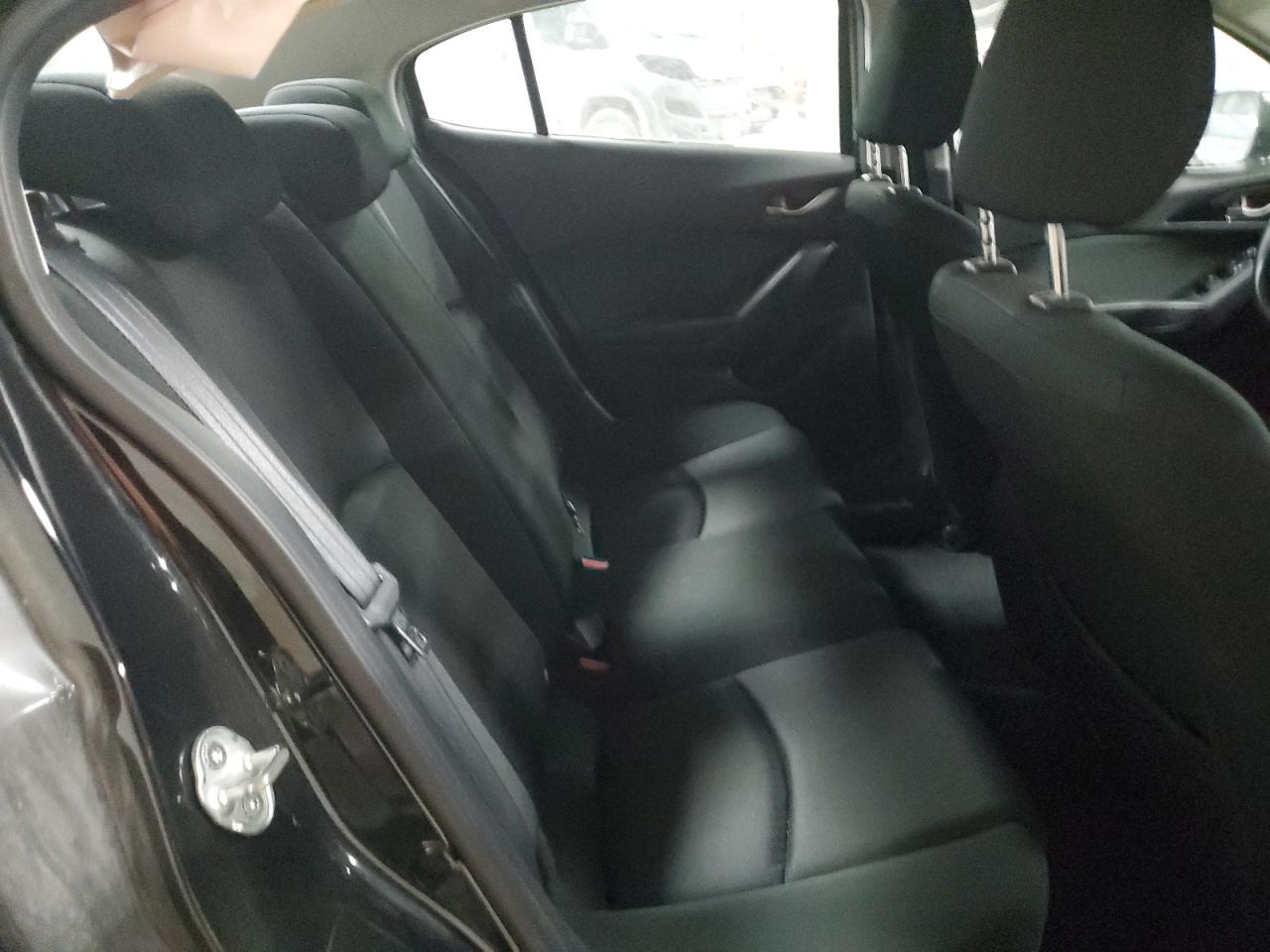 2014 Mazda 3 - Image 10
