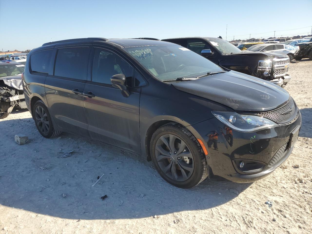 2020 Chrysler Pacifica - Image 4