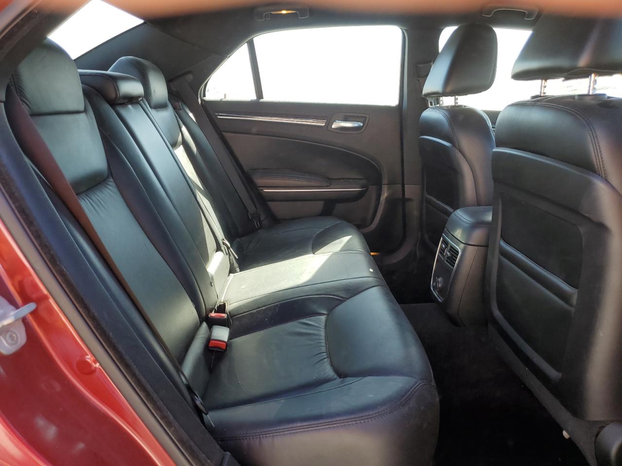 2011 Chrysler 300 - Image 10