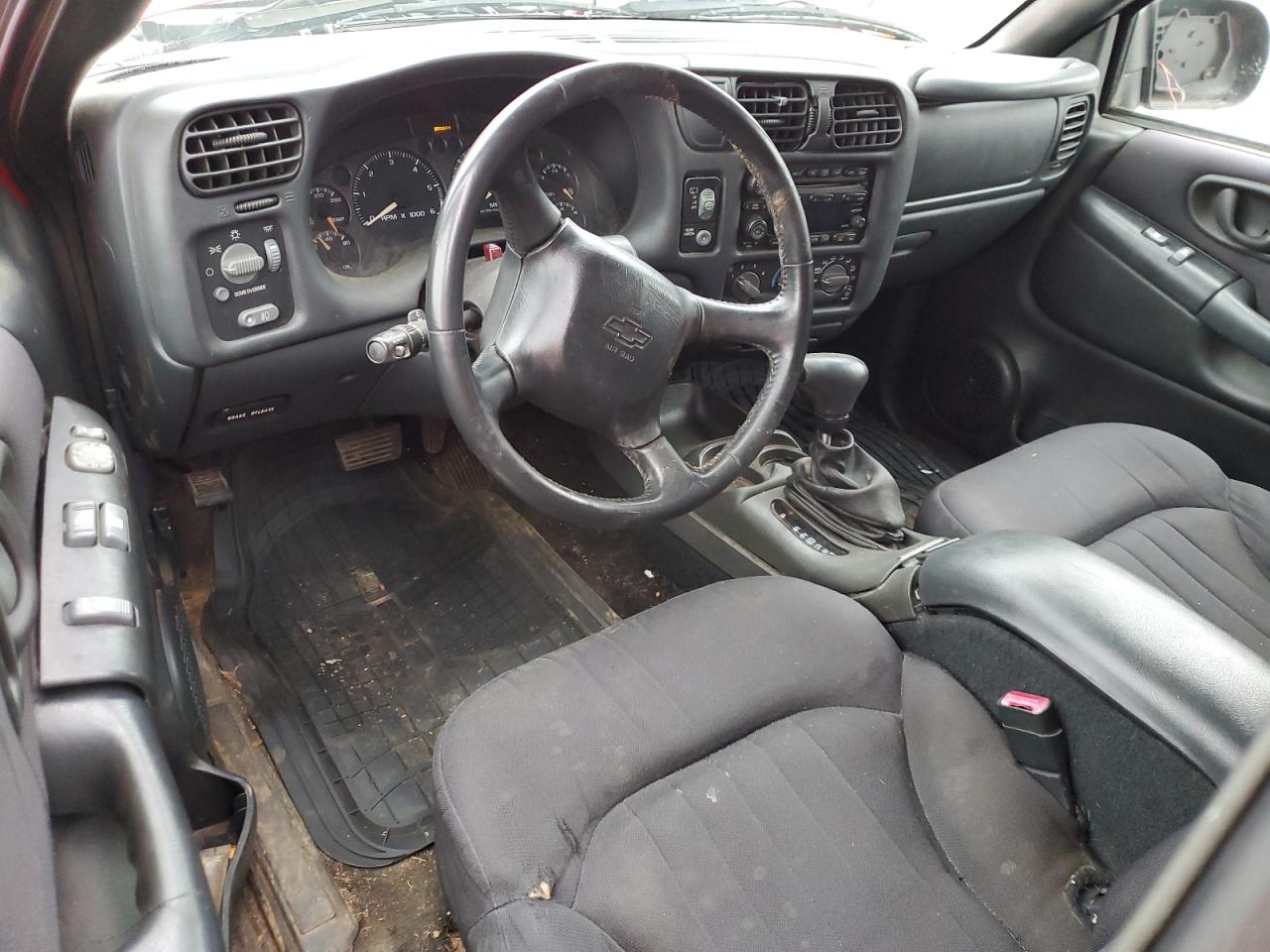2004 Chevrolet Blazer - Image 8